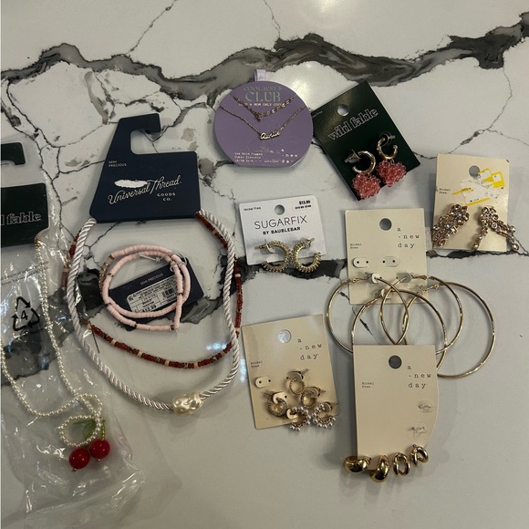 Large Jewelry Bundle - Picture 1 of 8